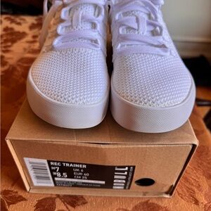 NO BULL White Rec Trainer Sneakers / cross trainers